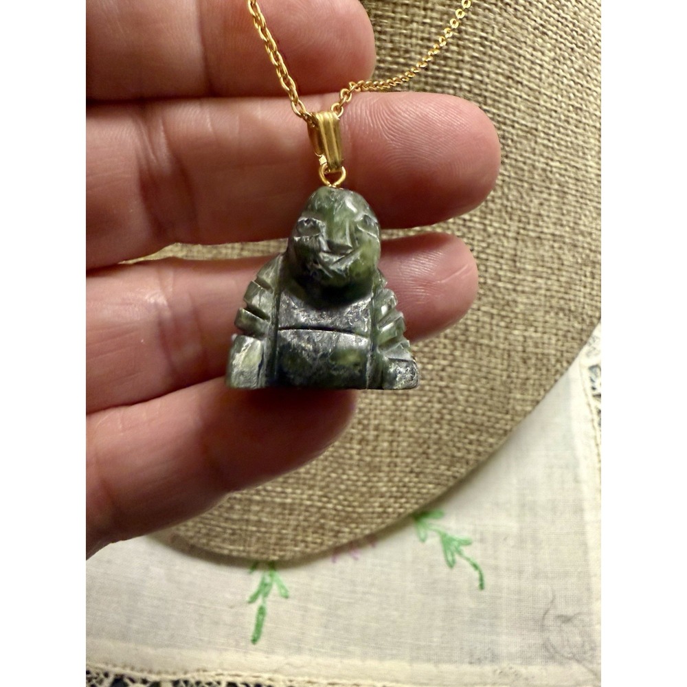 VINTAGE CARVED NATURAL JADE STONE BUDDHA PENDANT NECKLACE 17" Chain